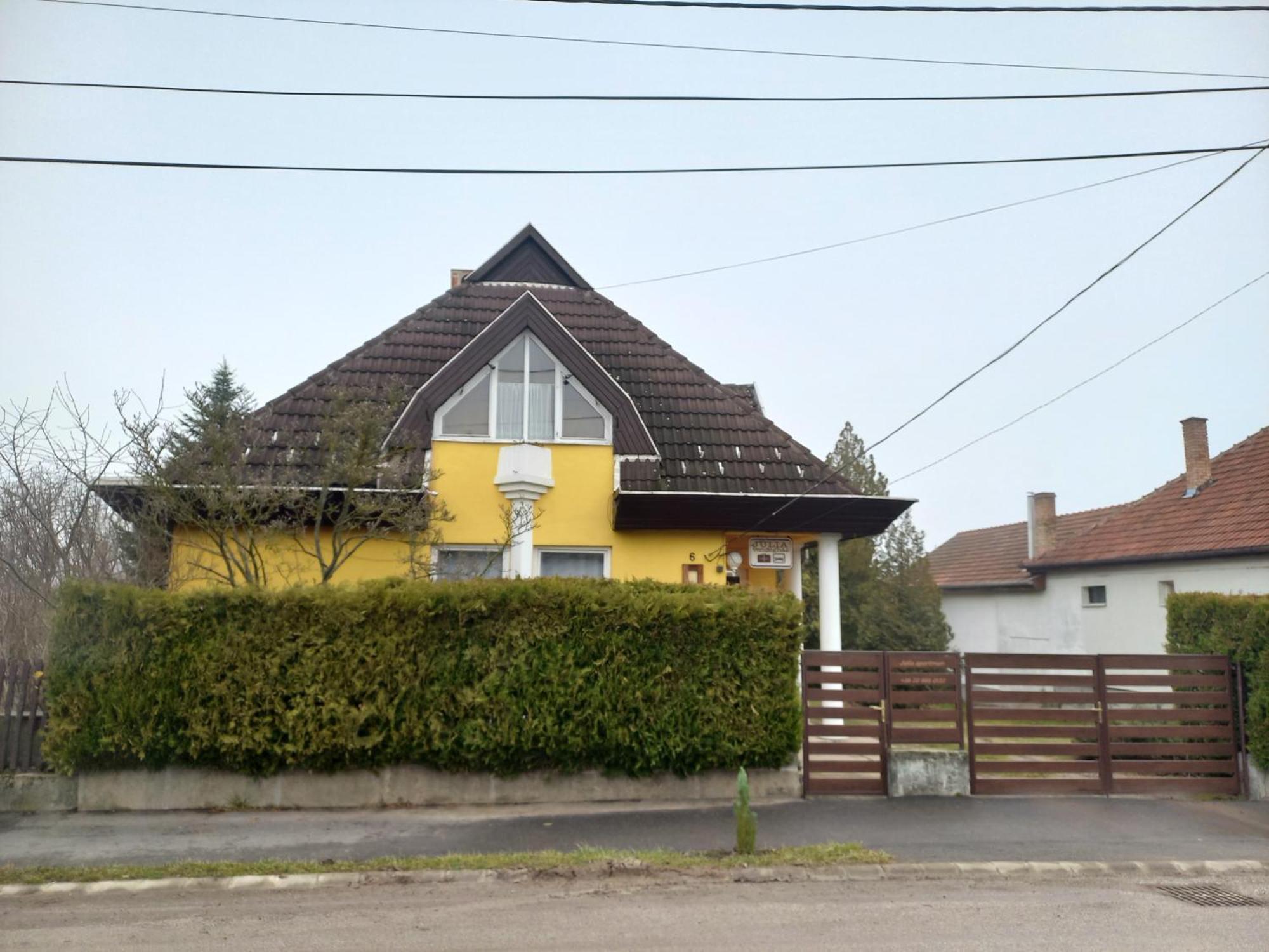 Julia Vendeghaz Apartment Sárospatak Екстериор снимка