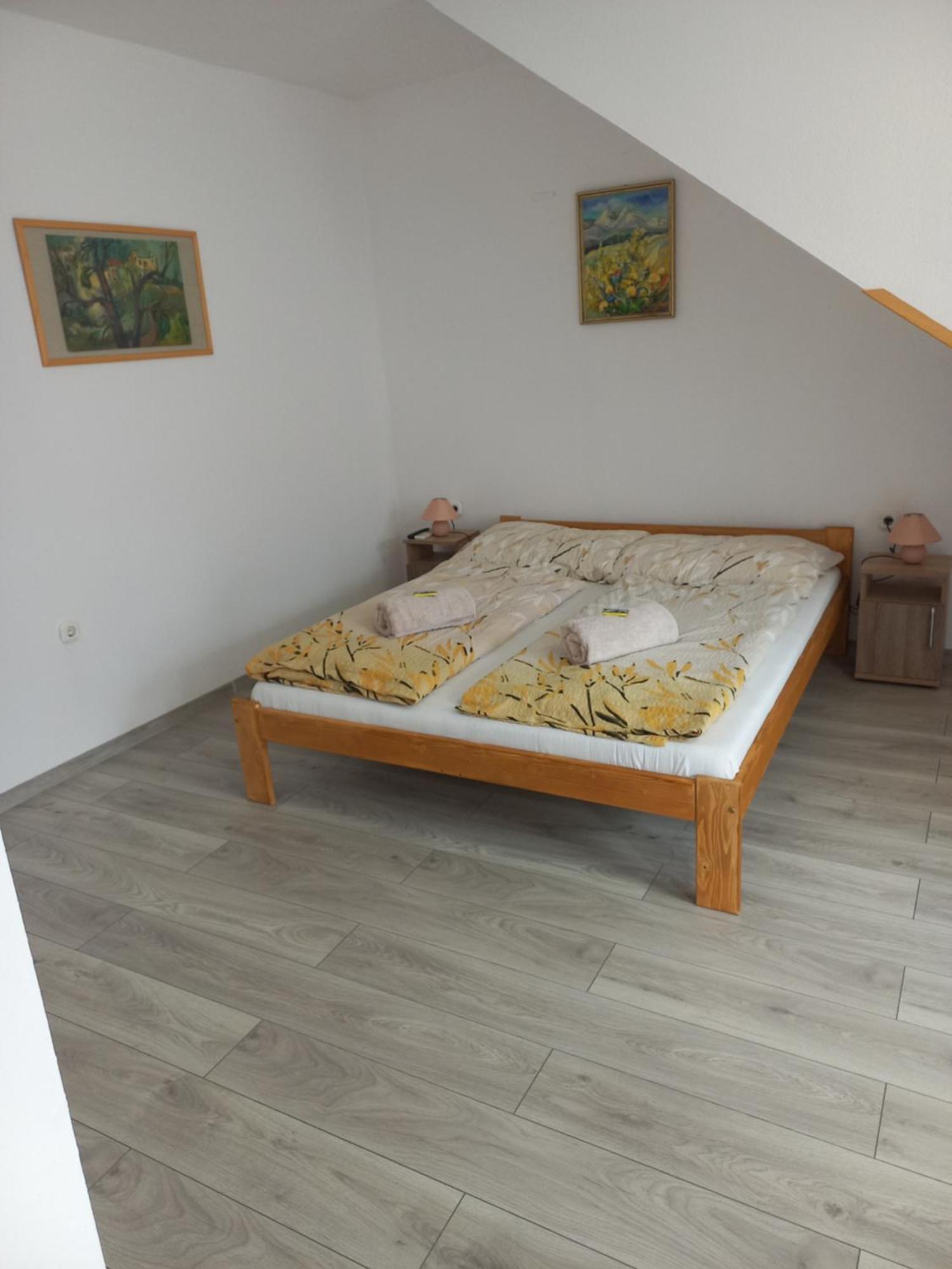 Julia Vendeghaz Apartment Sárospatak Екстериор снимка