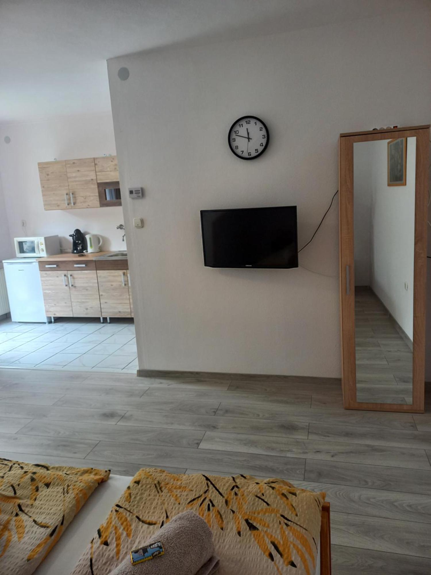 Julia Vendeghaz Apartment Sárospatak Екстериор снимка