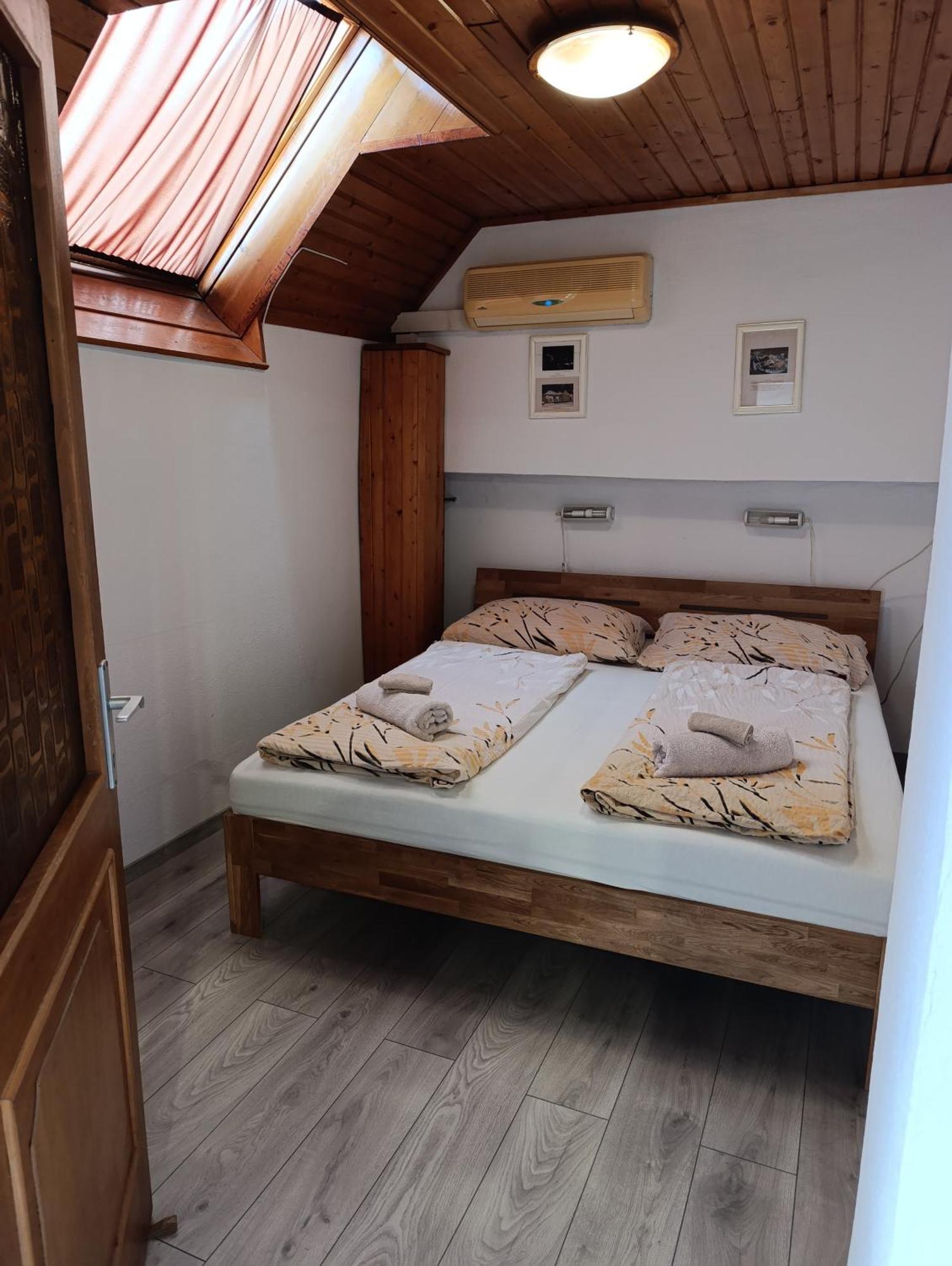 Julia Vendeghaz Apartment Sárospatak Екстериор снимка